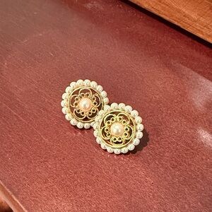 Elegant Gold and Pearl Earrings